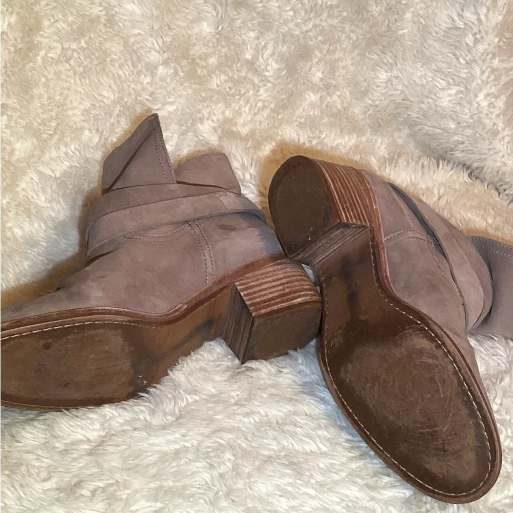 UGG Elora taupe nubuck harness booties size 10